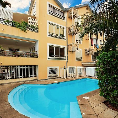 Jade - Appt 2 Chb - 4 Personnes - A 200 M Du Lagon De Saint-Pierre - Residence Avec Belle Piscine Et Parking Prive - Sur Le Front De Mer Et A 2 Pas Du Centre-Ville De St-Pierre Dış mekan fotoğraf